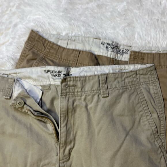 Lots of 2 Old navy Broken in khakis 38 x 32 men’s pants - Picture 2 of 4